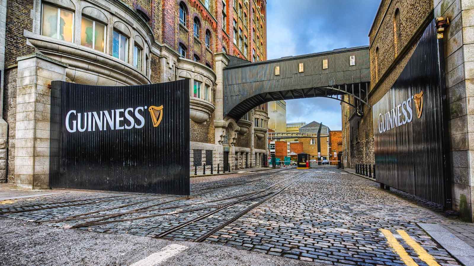 9 Day London & Authentic Ireland island tour